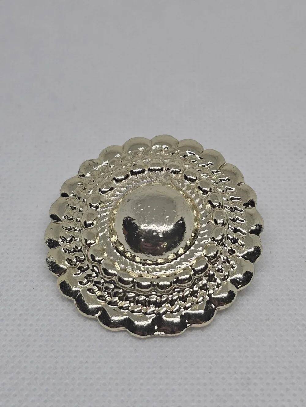 Silver Tone Scalloped Decorative Round Brooch Pin